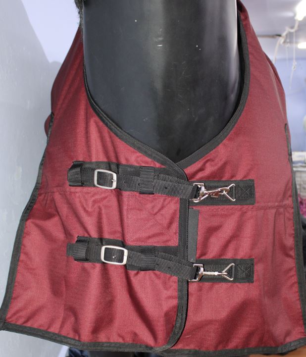 couverture "HD" imperméable 50gr HIGHNECK 600 deniers bordeaux