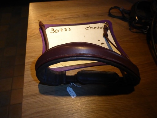 muserolle pull back le rolland marron attache chaque coté cheval