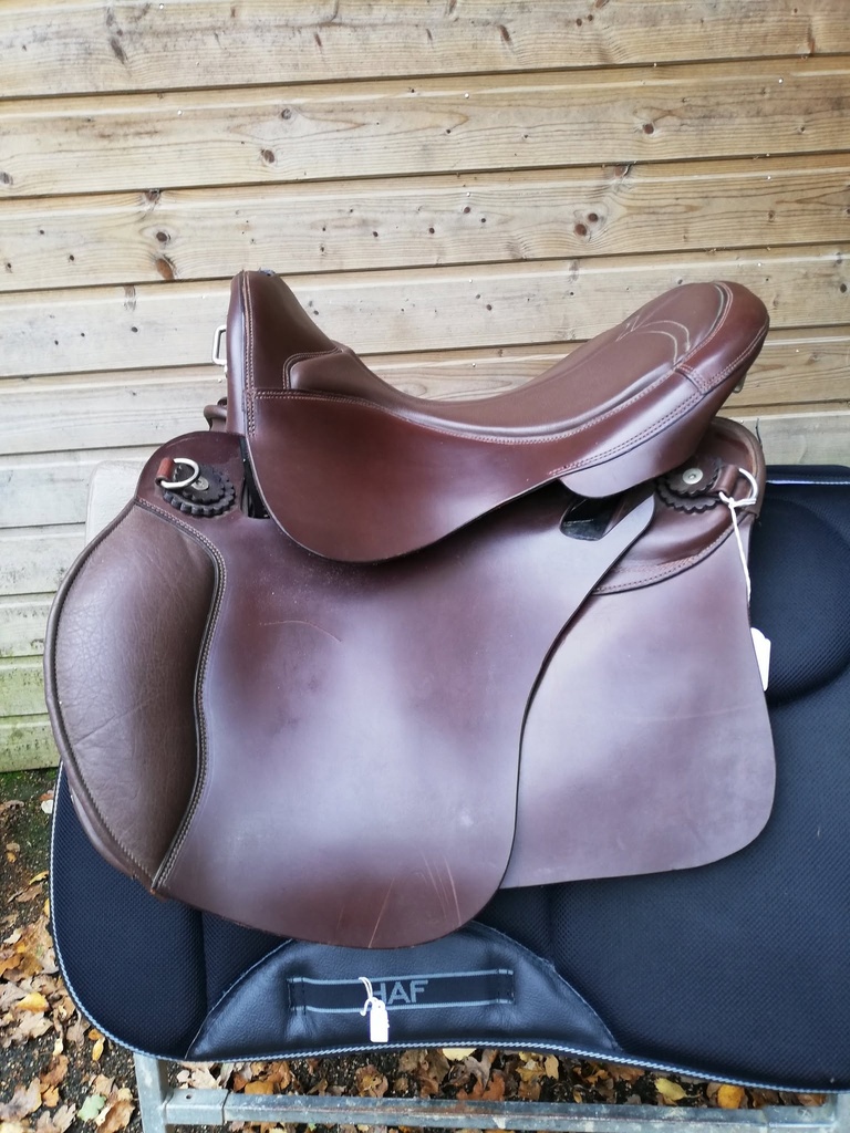 selle randonnée western/ treck cheval de trait marron 17pouces