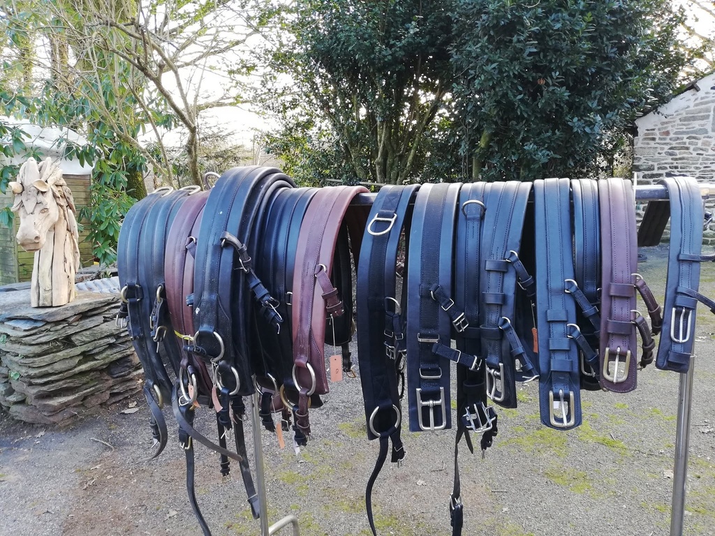 bricole cuir noir, taille cob ou cob normand ou cheval