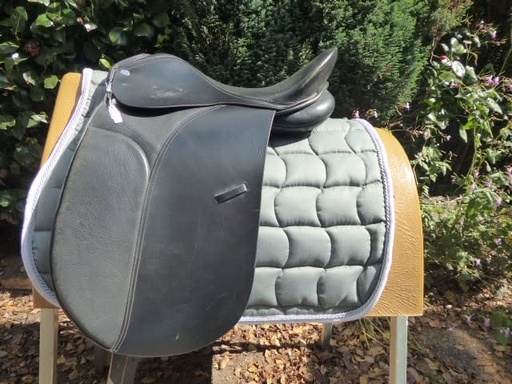 selle dressage cuir noir 17,5pouces