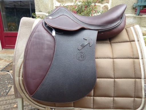 selle ergo x2 of sweden confidence grainé 16,5pouces (quartier longueur XL, avancée -1,5cm)