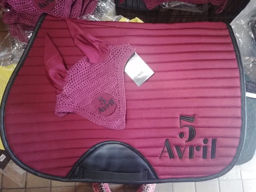 Tapis 5 avril + bonnet /