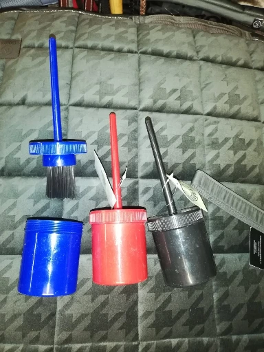 pinceaux sabots TdeT + pot à visser rouge
