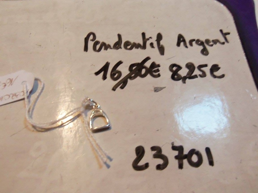 pendentif argent etrier