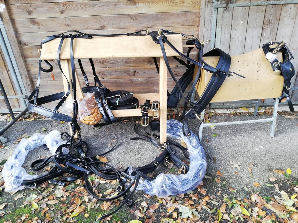 harnais paire poste cuir medium X-full noir (manque une laniere liaison surcou/bricole)