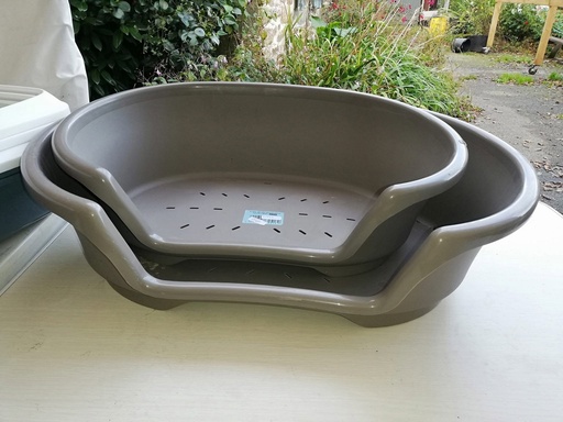 panier plastique chien gris 55cm