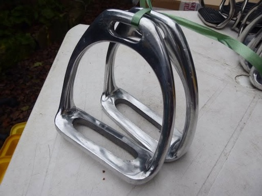 etriers aluminium adulte